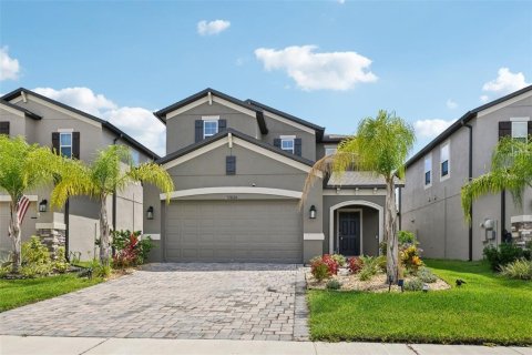 House in Zephyrhills, Florida 4 bedrooms, 199.09 sq.m. № 1791513 - photo 1