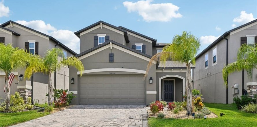 House in Zephyrhills, Florida 4 bedrooms, 199.09 sq.m. № 1791513