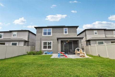 House in Zephyrhills, Florida 4 bedrooms, 199.09 sq.m. № 1791513 - photo 4