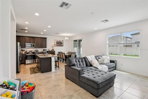 House in Zephyrhills, Florida 4 bedrooms, 199.09 sq.m. № 1791513 - photo 12