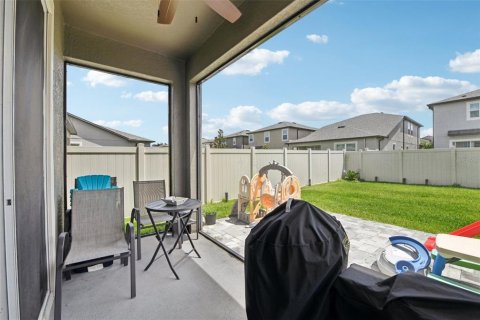House in Zephyrhills, Florida 4 bedrooms, 199.09 sq.m. № 1791513 - photo 3