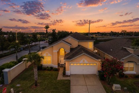 Villa ou maison à vendre à Kissimmee, Floride: 6 chambres, 219.99 m2 № 2234302 - photo 3