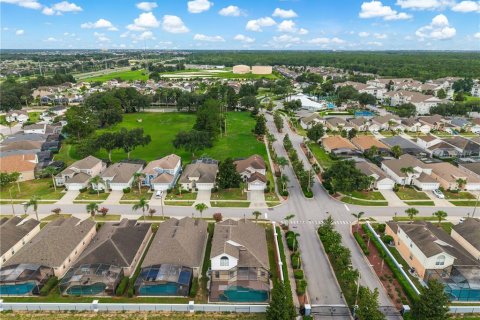 Villa ou maison à vendre à Kissimmee, Floride: 6 chambres, 219.99 m2 № 2234302 - photo 18