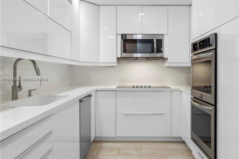 Condominio en venta en Miami Beach, Florida, 2 dormitorios, 114.83 m2 № 1993235 - foto 5