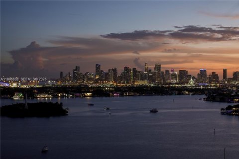 Condominio en venta en Miami Beach, Florida, 2 dormitorios, 114.83 m2 № 1993235 - foto 23