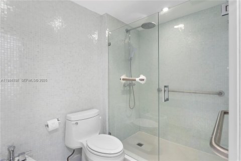 Condominio en venta en Miami Beach, Florida, 2 dormitorios, 114.83 m2 № 1993235 - foto 12