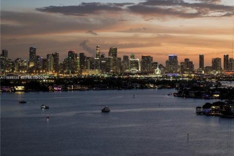 Condominio en venta en Miami Beach, Florida, 2 dormitorios, 114.83 m2 № 1993235 - foto 24