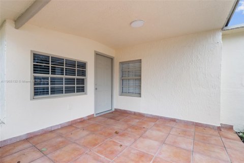 Immobilier commercial à vendre à Miami, Floride: 214.23 m2 № 1956105 - photo 20