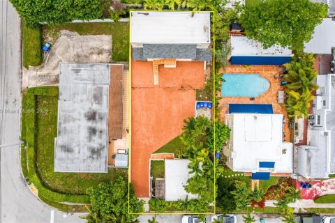 Immobilier commercial à vendre à Miami, Floride: 214.23 m2 № 1956105 - photo 4