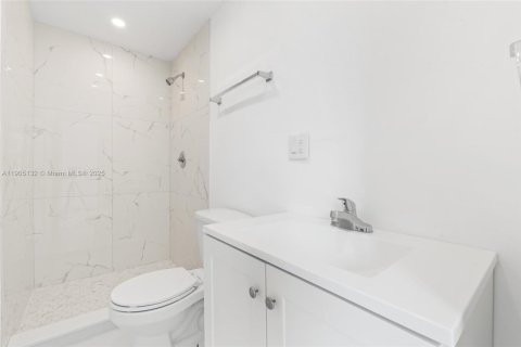 Immobilier commercial à vendre à Miami, Floride: 214.23 m2 № 1956105 - photo 13