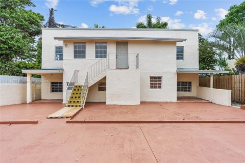 Immobilier commercial à vendre à Miami, Floride: 214.23 m2 № 1956105 - photo 1