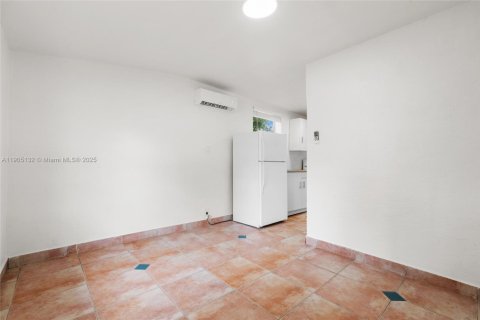 Immobilier commercial à vendre à Miami, Floride: 214.23 m2 № 1956105 - photo 15