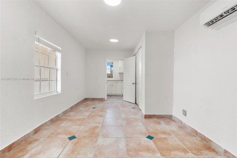 Immobilier commercial à vendre à Miami, Floride: 214.23 m2 № 1956105 - photo 18