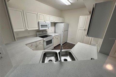 Condo in Orlando, Florida, 2 bedrooms № 2151351 - photo 7