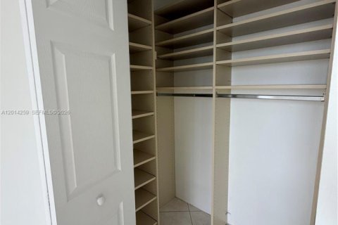 Condo in Aventura, Florida, 2 bedrooms № 2076236 - photo 14
