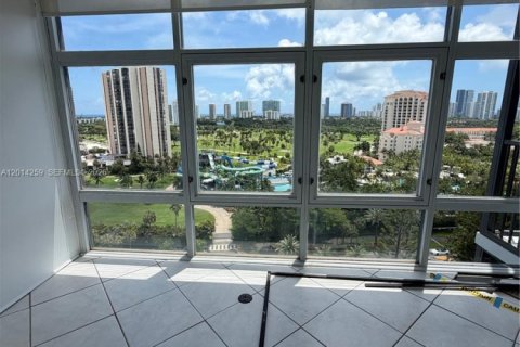 Condo in Aventura, Florida, 2 bedrooms № 2076236 - photo 5