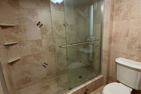 Condo in Aventura, Florida, 2 bedrooms № 2076236 - photo 10