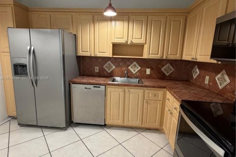 Condo in Aventura, Florida, 2 bedrooms № 2076236 - photo 17