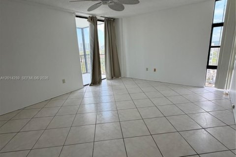 Condo in Aventura, Florida, 2 bedrooms № 2076236 - photo 8