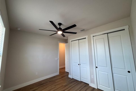 House in Port Charlotte, Florida 4 bedrooms, 187.57 sq.m. № 2277519 - photo 8