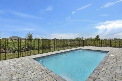 House in Port Charlotte, Florida 4 bedrooms, 187.57 sq.m. № 2277519 - photo 2