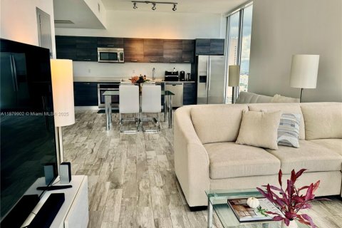 Condominio en alquiler en Miami, Florida, 1 dormitorio, 68.38 m2 № 1932506 - foto 7