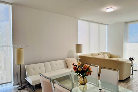 Condominio en alquiler en Miami, Florida, 1 dormitorio, 68.38 m2 № 1932506 - foto 11