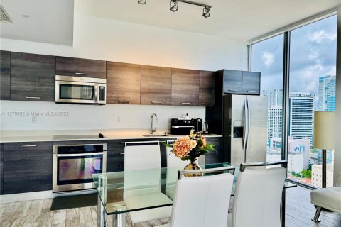 Condominio en alquiler en Miami, Florida, 1 dormitorio, 68.38 m2 № 1932506 - foto 10