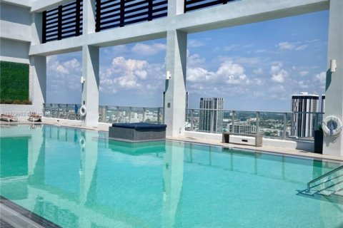 Condominio en alquiler en Miami, Florida, 1 dormitorio, 68.38 m2 № 1932506 - foto 3