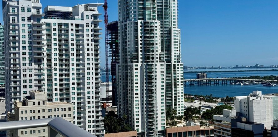 Condominio en Miami, Florida, 1 dormitorio № 1932506