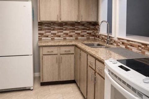 Condominio en alquiler en Daytona Beach, Florida, 2 dormitorios, 87.79 m2 № 2098259 - foto 4