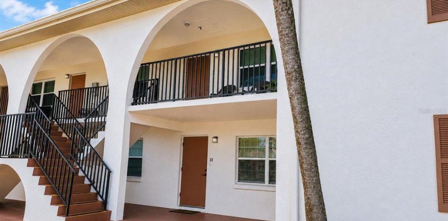 Condominio en Daytona Beach, Florida, 2 dormitorios № 2098259