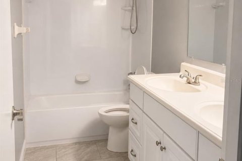 Condominio en alquiler en Daytona Beach, Florida, 2 dormitorios, 87.79 m2 № 2098259 - foto 6