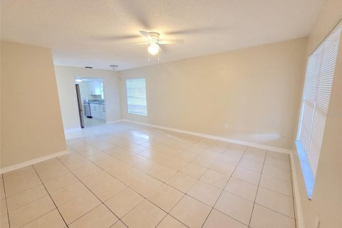 Appartement à louer à Seffner, Floride: 2 chambres, 159.42 m2 № 1914939 - photo 3