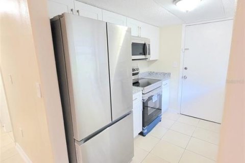 Appartement à louer à Seffner, Floride: 2 chambres, 159.42 m2 № 1914939 - photo 5