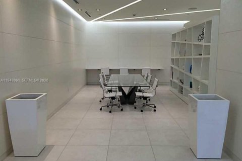 Condo in Miami, Florida, 1 bedroom  № 2004729 - photo 24