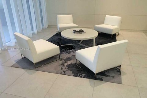 Condo in Miami, Florida, 1 bedroom  № 2004729 - photo 18
