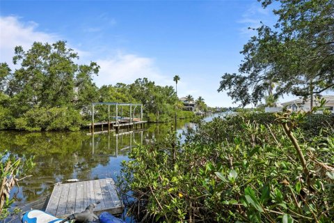 House in Palm Harbor, Florida 3 bedrooms, 106.65 sq.m. № 1685413 - photo 25