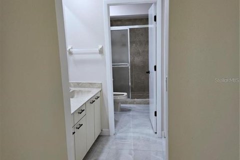 House in Sarasota, Florida 2 bedrooms, 114.83 sq.m. № 2378983 - photo 9