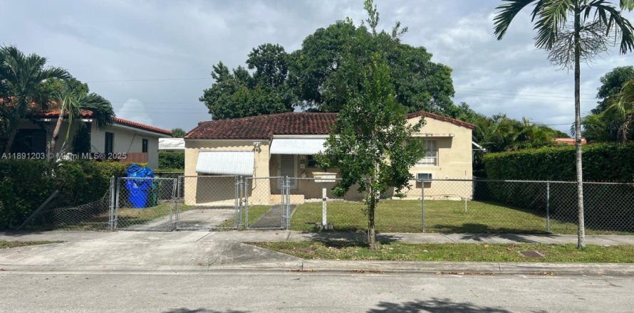 Casa en Miami, Florida 3 dormitorios, 116.03 m2 № 1949710