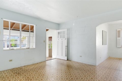 House in Miami, Florida 3 bedrooms, 116.03 sq.m. № 1949710 - photo 9