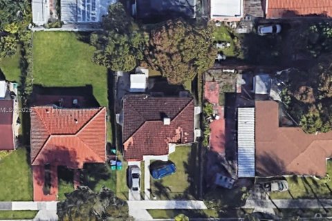 House in Miami, Florida 3 bedrooms, 116.03 sq.m. № 1949710 - photo 26