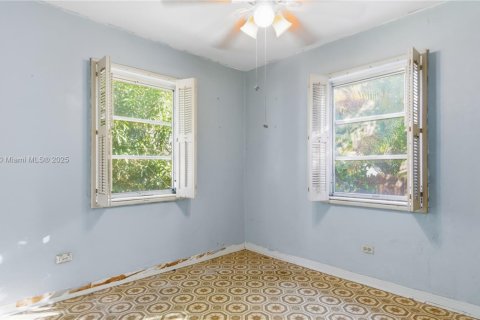 House in Miami, Florida 3 bedrooms, 116.03 sq.m. № 1949710 - photo 17