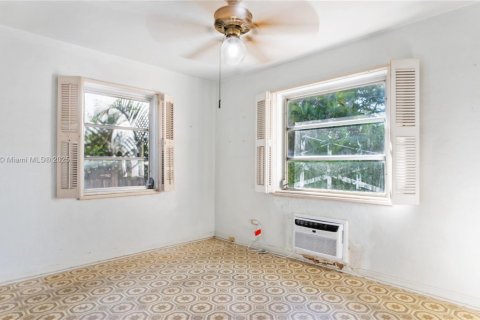 House in Miami, Florida 3 bedrooms, 116.03 sq.m. № 1949710 - photo 13