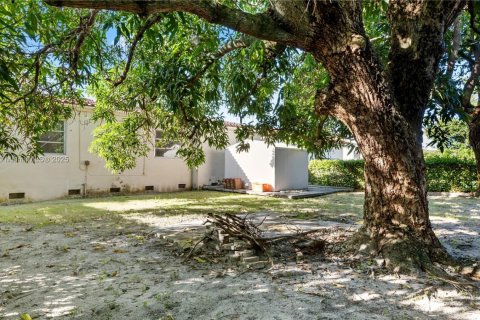 House in Miami, Florida 3 bedrooms, 116.03 sq.m. № 1949710 - photo 21