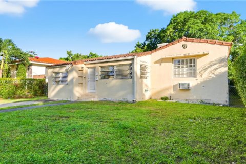 House in Miami, Florida 3 bedrooms, 116.03 sq.m. № 1949710 - photo 2