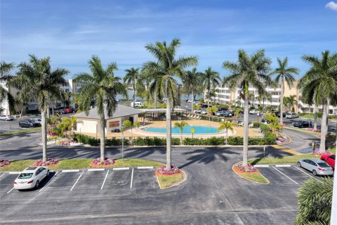 Condominio en alquiler en Boca Raton, Florida, 2 dormitorios, 79.99 m2 № 990411 - foto 1