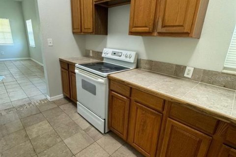 House in Saint Petersburg, Florida 3 bedrooms, 158.4 sq.m. № 1832975 - photo 5