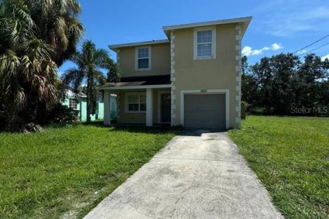 House in Saint Petersburg, Florida 3 bedrooms, 158.4 sq.m. № 1832975