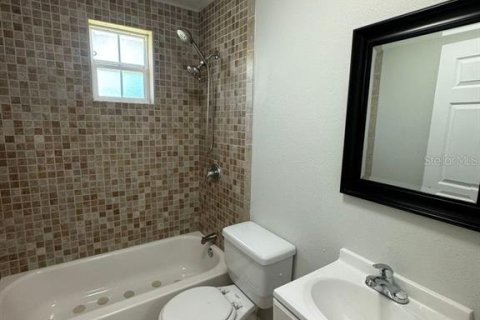 House in Saint Petersburg, Florida 3 bedrooms, 158.4 sq.m. № 1832975 - photo 7